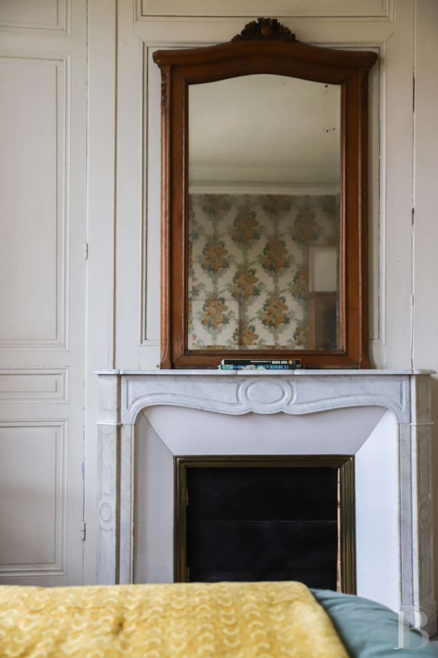 Dans le  Calvados, au pied de la  Basilique de Lisieux un manoir médiéval du 16e siècle - photo  n°23
